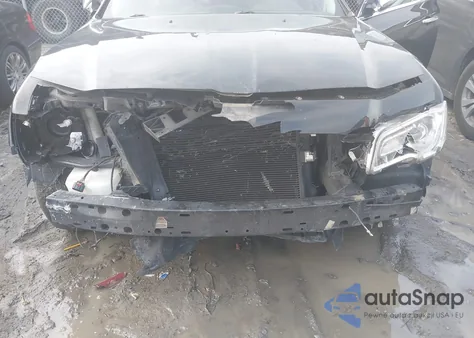 2016 Chrysler 300C z USA, uszkodzony, nr VIN 2C3CCAEG1GH333866